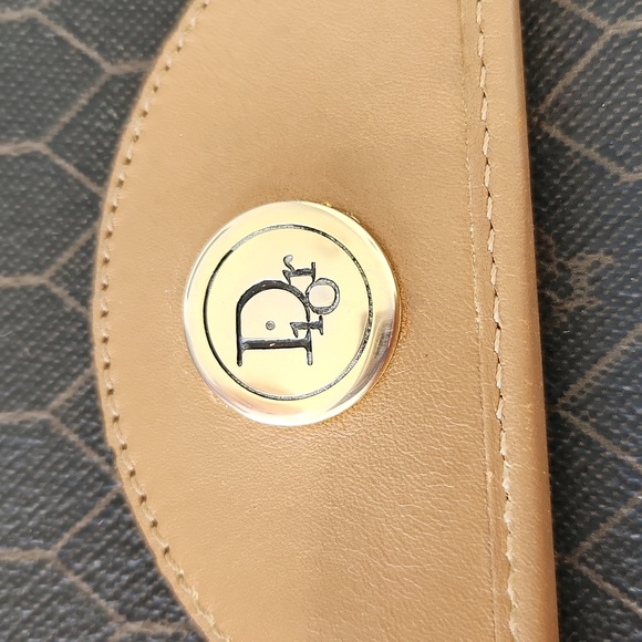 DIOR authenticated Christian Dior Honeycomb Chain Bag - Picture 10 of 10